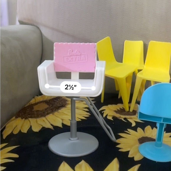 🎄 3/$15 Barbie Colorful Furniture Set with Yellow, Blue, and Pink - Picture 14 of 16